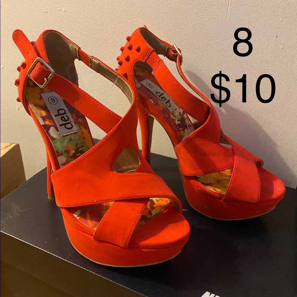 Deb heels